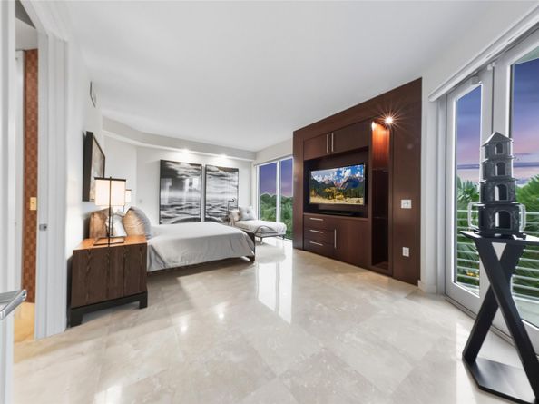 301 Hendricks Isle 10, Fort Lauderdale FL 33301