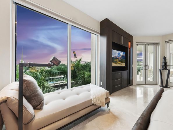 301 Hendricks Isle 10, Fort Lauderdale FL 33301