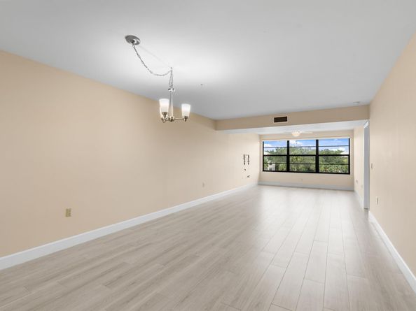 6025 Balboa Circle 406, Boca Raton FL 33433
