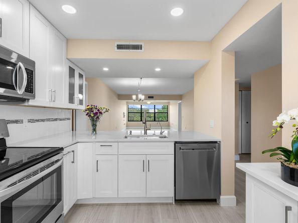6025 Balboa Circle 406, Boca Raton FL 33433