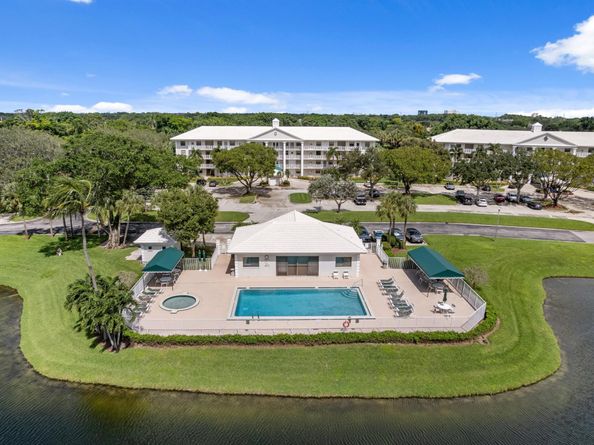 6025 Balboa Circle 406, Boca Raton FL 33433