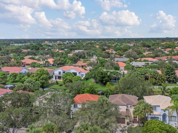 180 NW 118th Drive, Coral Springs FL 33071