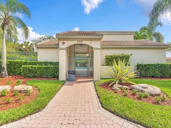 180 NW 118th Drive, Coral Springs FL 33071