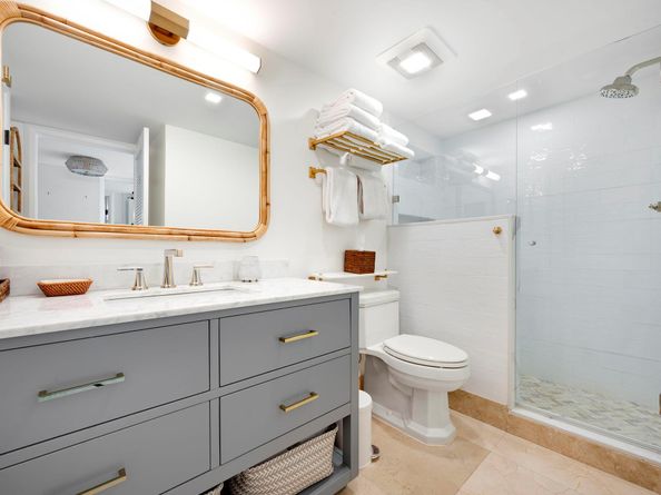 227 Australian Avenue 3e, Palm Beach FL 33480