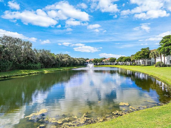 110 Palm Bay Lane B, Palm Beach Gardens FL 33418
