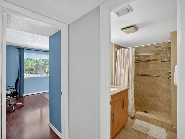 16051 Blatt Blvd 211, Weston FL 33326