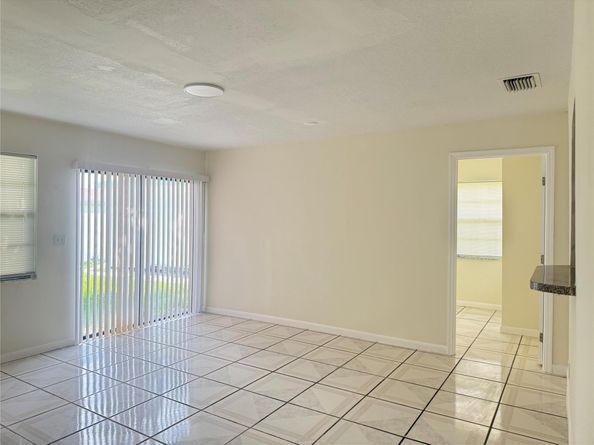 321 W 21st St, Riviera Beach FL 33404