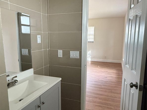 321 W 21st St, Riviera Beach FL 33404