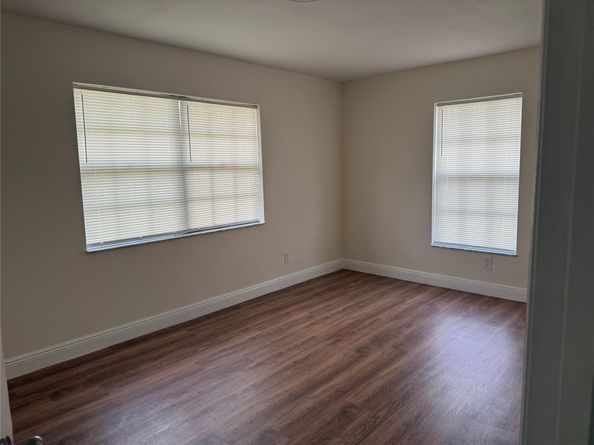 321 W 21st St, Riviera Beach FL 33404