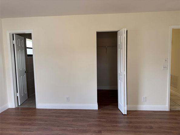 321 W 21st St, Riviera Beach FL 33404