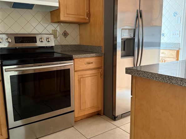 321 W 21st St, Riviera Beach FL 33404