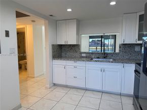 1101 Colony Point Circle 102, Pembroke Pines FL 33026