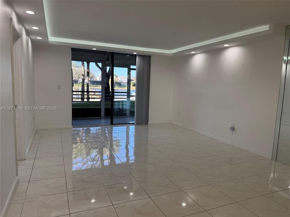 1101 Colony Point Circle 102, Pembroke Pines FL 33026