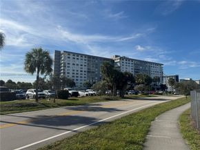 3800 Hillcrest Dr 1222 1222, Hollywood FL 33021