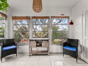 225 Bonnie Boulevard 302, Palm Springs FL 33461