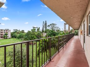 225 Bonnie Boulevard 302, Palm Springs FL 33461