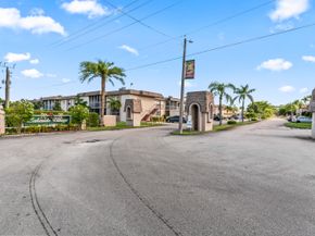 225 Bonnie Boulevard 302, Palm Springs FL 33461