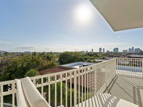 100 Royal Palm Way G5, Palm Beach FL 33480