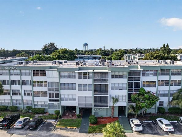 2761 Taft Street 212, Hollywood FL 33020