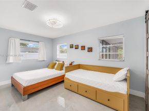 1111 NW 70th Terrace, Plantation FL 33313