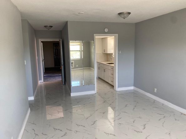 1150 E Sample Road 302, Pompano Beach FL 33064