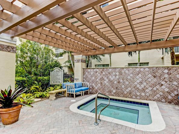 1805 N Flagler Drive 102, West Palm Beach FL 33407