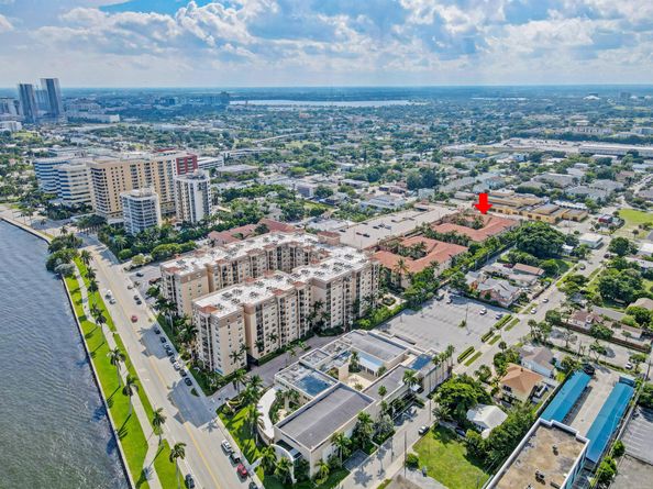 1805 N Flagler Drive 102, West Palm Beach FL 33407