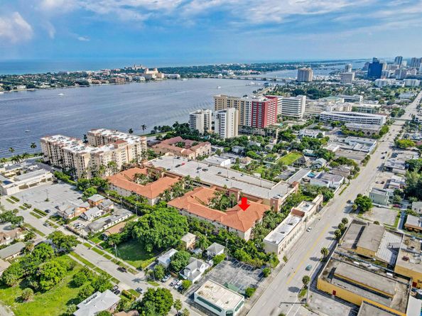 1805 N Flagler Drive 102, West Palm Beach FL 33407