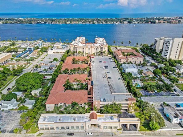 1805 N Flagler Drive 102, West Palm Beach FL 33407