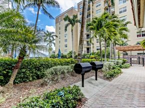 1805 N Flagler Drive 102, West Palm Beach FL 33407