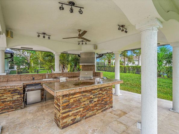 3600 Paddock Rd, Weston FL 33331