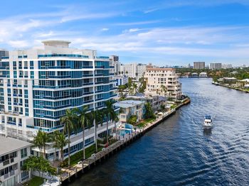 715 Bayshore Dr