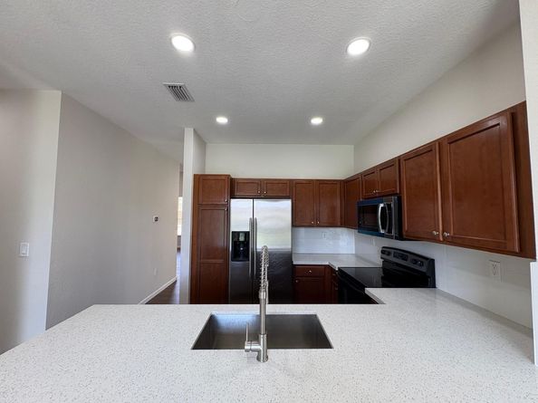 Undisclosed Address #FX-10491870, Oakland Park FL 33309