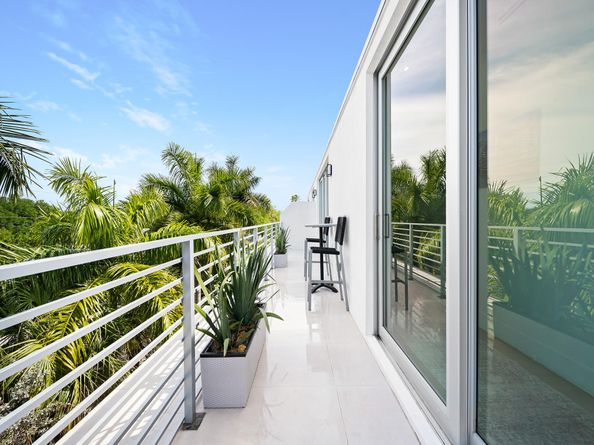 12 SE 10th Ave, Fort Lauderdale FL 33301