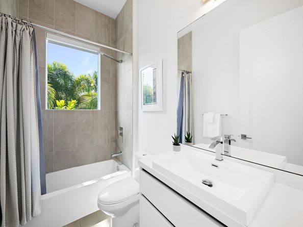 12 SE 10th Ave, Fort Lauderdale FL 33301