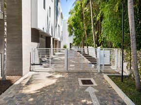12 SE 10th Ave, Fort Lauderdale FL 33301