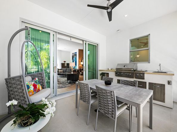 12 SE 10th Ave, Fort Lauderdale FL 33301