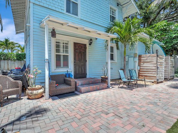 296 Vallette Way, West Palm Beach FL 33401