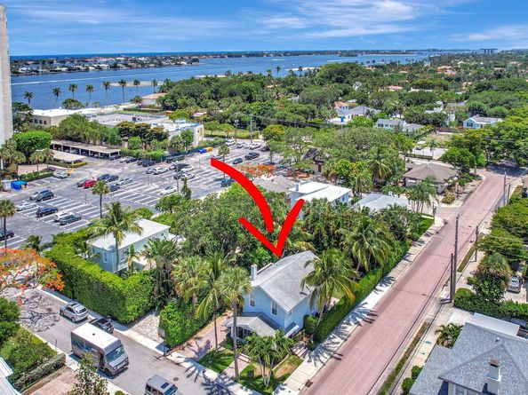 296 Vallette Way, West Palm Beach FL 33401