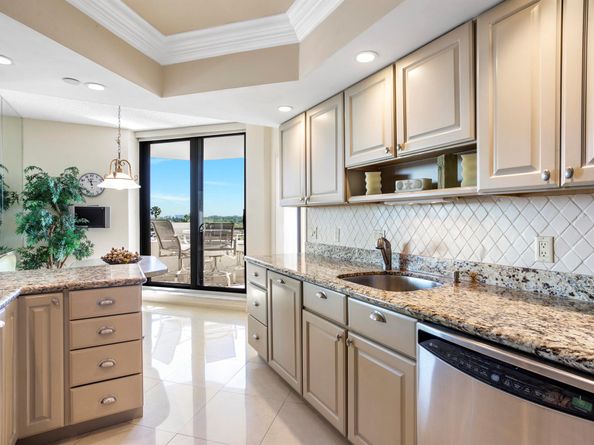 3322 Casseekey Island Road 504, Jupiter FL 33477