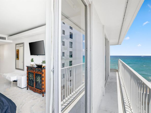 3580 S Ocean 6d Boulevard 6d, South Palm Beach FL 33480