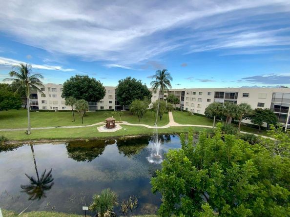 3178 Via Poinciana 402, Lake Worth FL 33467