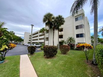 3178 Via Poinciana