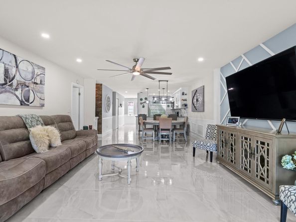 21215 Lago Cir F, Boca Raton FL 33433