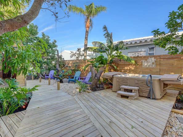 1944 NE 5th St, Deerfield Beach FL 33441