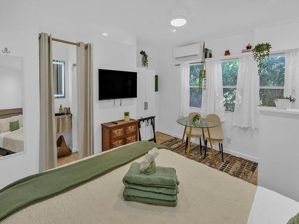 1944 NE 5th St, Deerfield Beach FL 33441