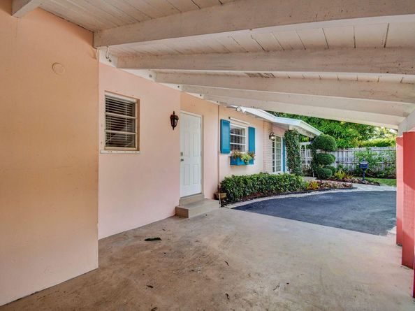 10 NE 22nd Street, Delray Beach FL 33444