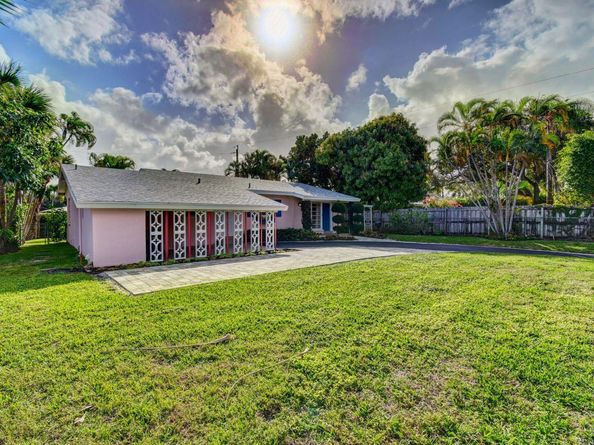 10 NE 22nd Street, Delray Beach FL 33444