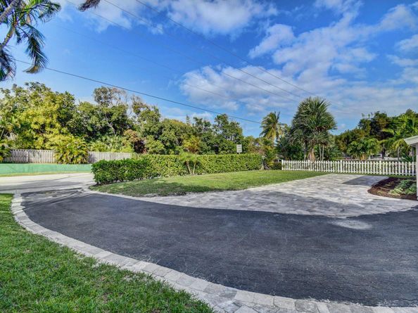 10 NE 22nd Street, Delray Beach FL 33444