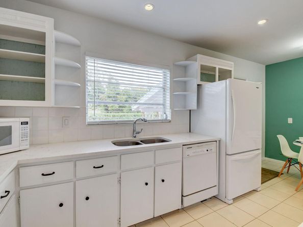 10 NE 22nd Street, Delray Beach FL 33444